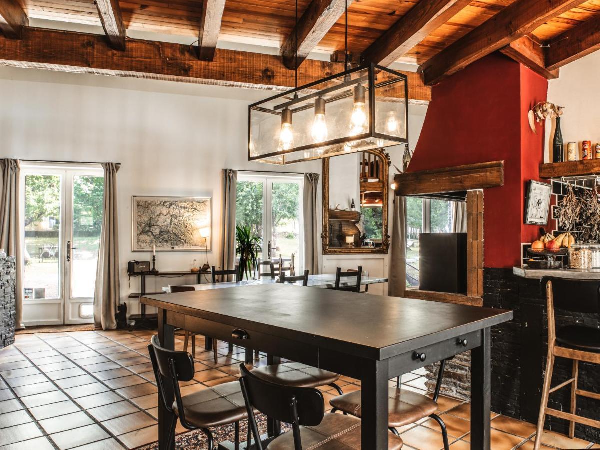 La Petite Auberge De Virginie Bédouès Exterior foto